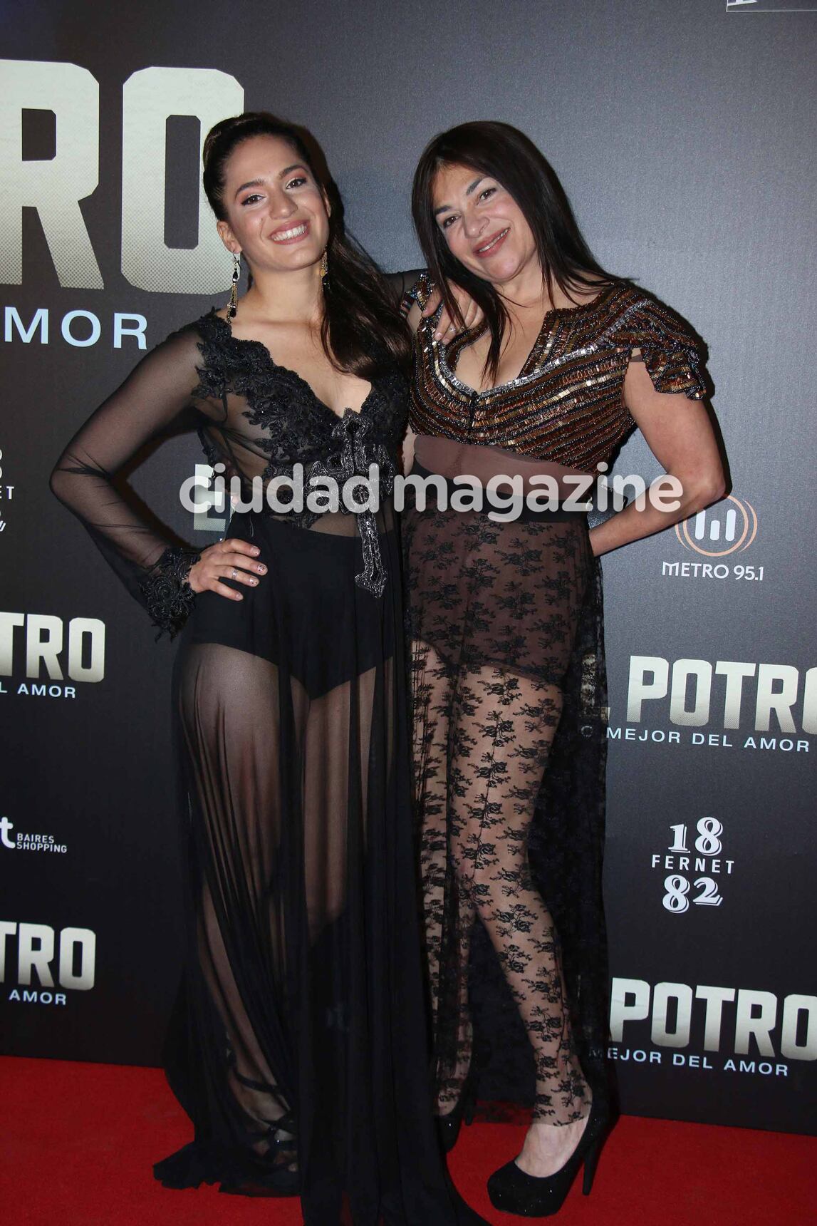 Noche de famosos en el estreno de El Potro. (Foto: Movilpress)