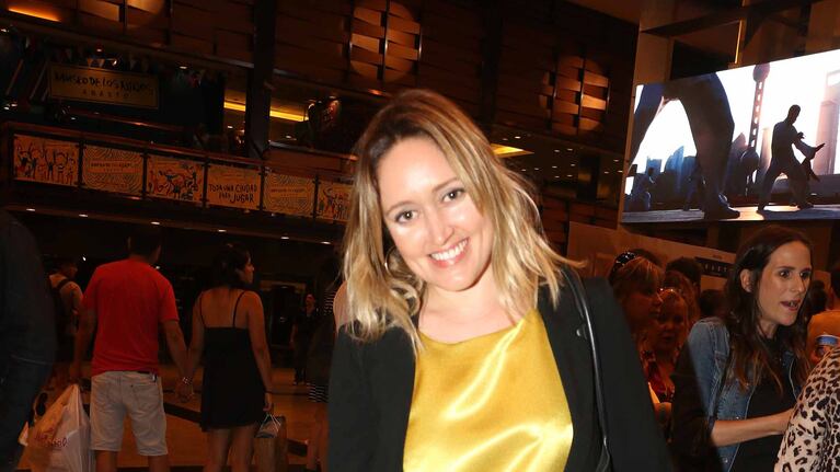 Noche de looks y parejitas en el verano porteño. (Foto: Movilpress)
