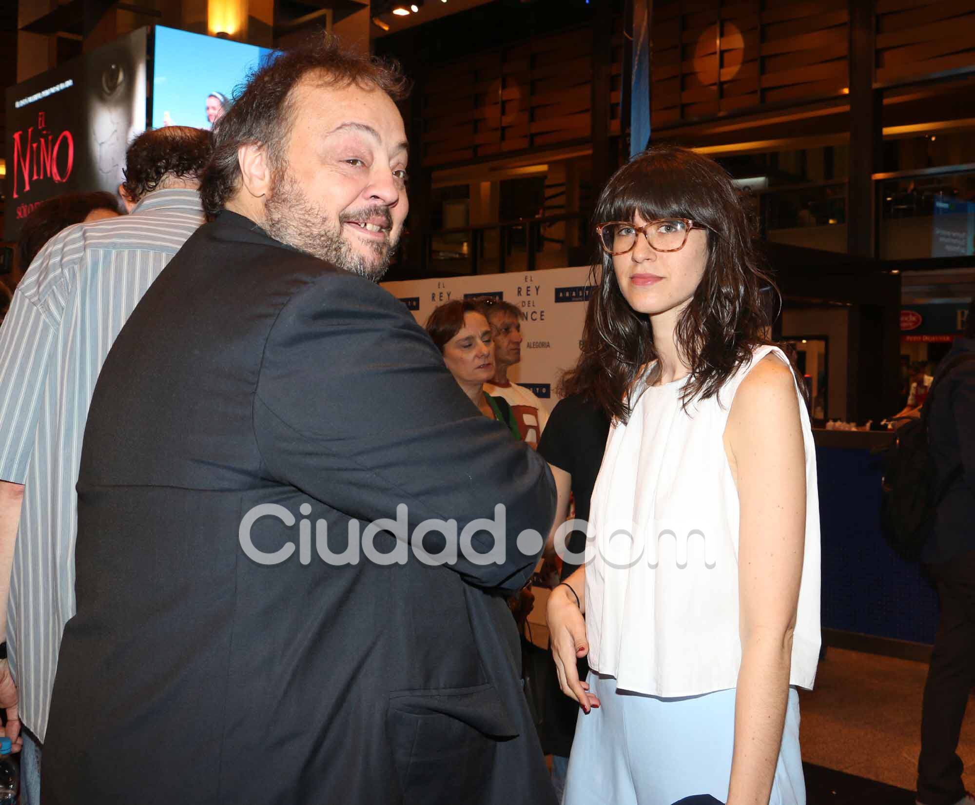 Noche de looks y parejitas en el verano porteño. (Foto: Movilpress)