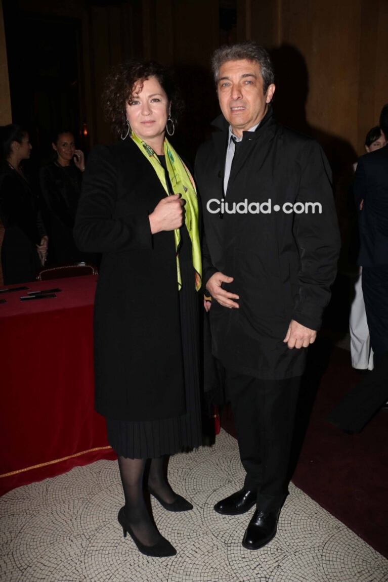 Noche de música y parejas top en la Gala Azul del Teatro Colón: mira las fotos de los famosos
