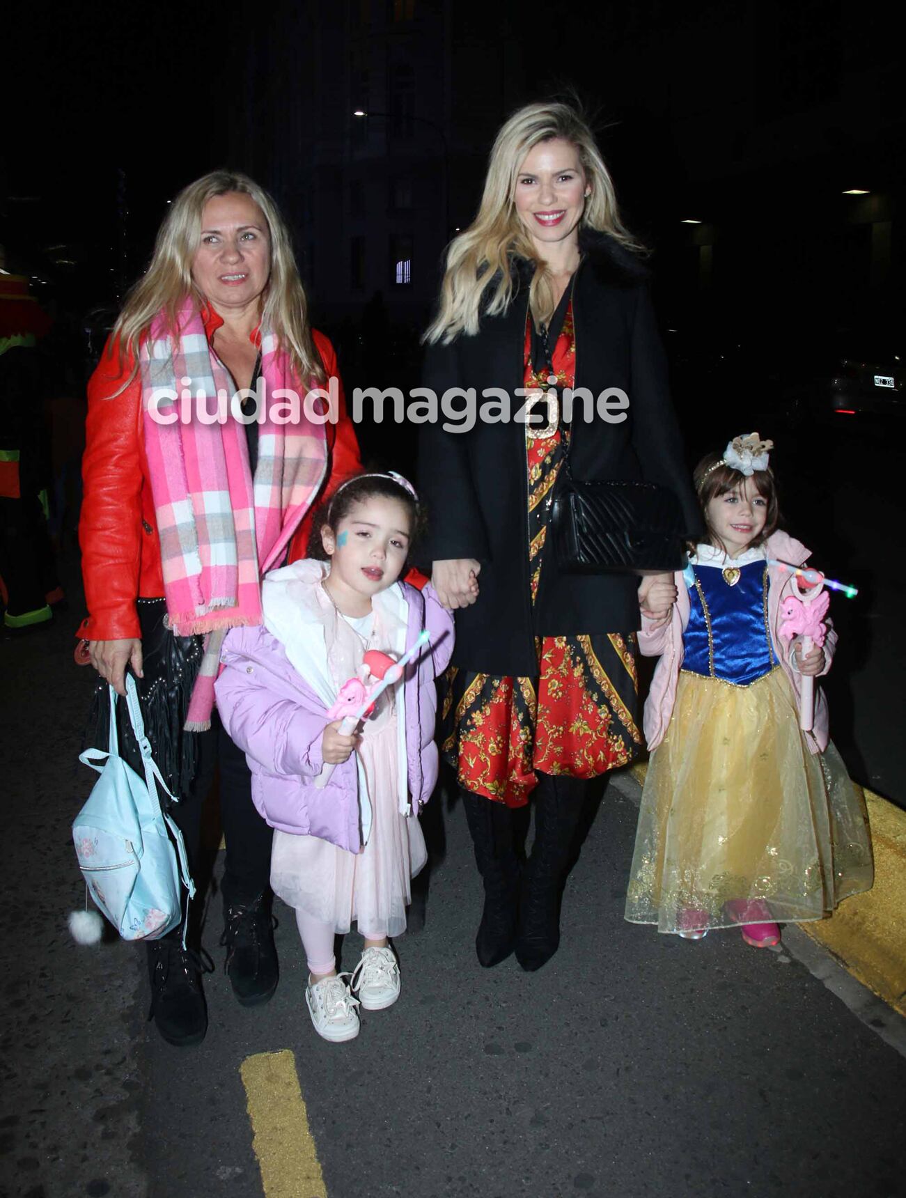 Noche en familia y muchas estrellas en el estreno de Disney On Ice. (Foto: Movilpress)