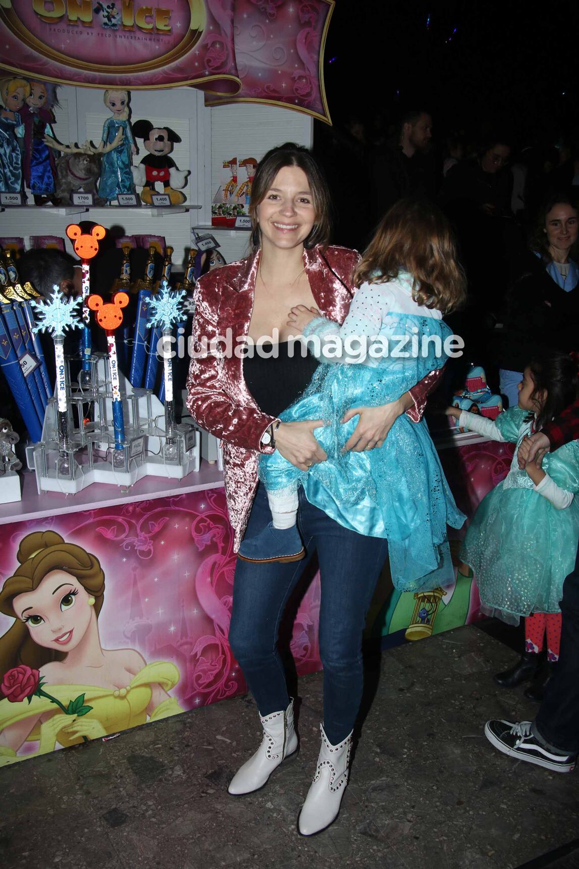 Noche en familia y muchas estrellas en el estreno de Disney On Ice. (Foto: Movilpress)