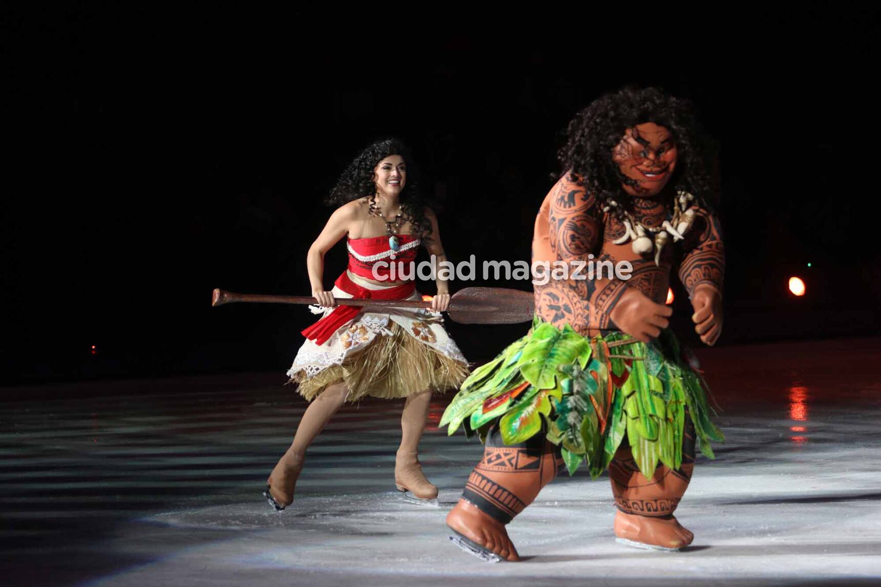 Noche en familia y muchas estrellas en el estreno de Disney On Ice. (Foto: Movilpress)