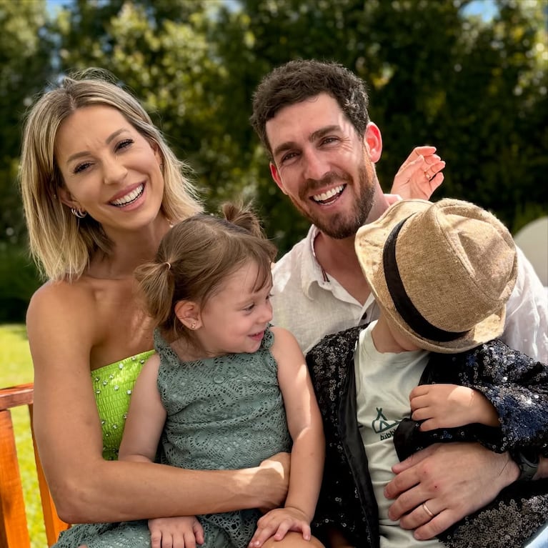 Noelia Marzol, Ramiro Arias, Alfonsina y Donatello. (Foto: @noeliamarzolok).
