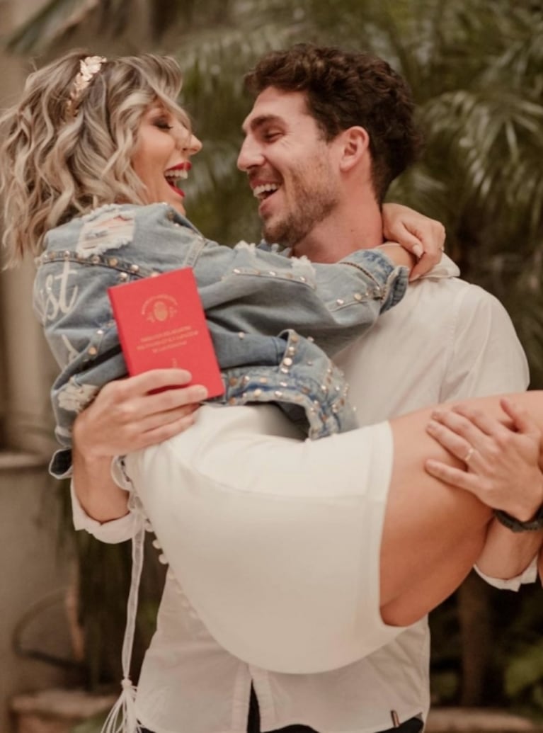 Noelia Marzol y Ramiro Arias celebraron su tercer aniversario de casados