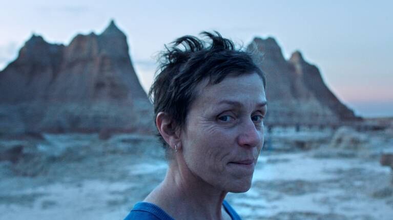 Nomadland afianza su camino al Oscar al vencer en los premios de la crítica