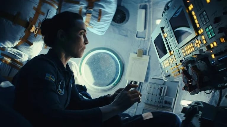 Noomi Rapace interpreta a Jo, una astronauta, en la serie Constelación.