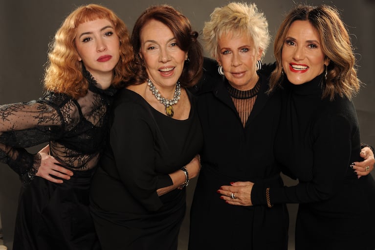 Nora Cárpena, María Valenzuela, Sofía Gala Castiglione y Fernanda Callejón