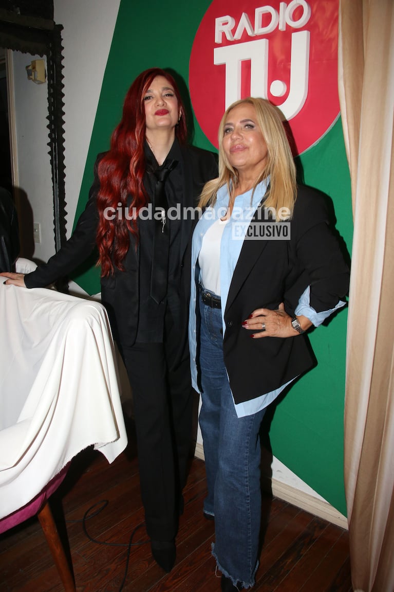 Nora Colosimo en su debut en su streaming junto a Valeria Notari (Foto: Movilpress).