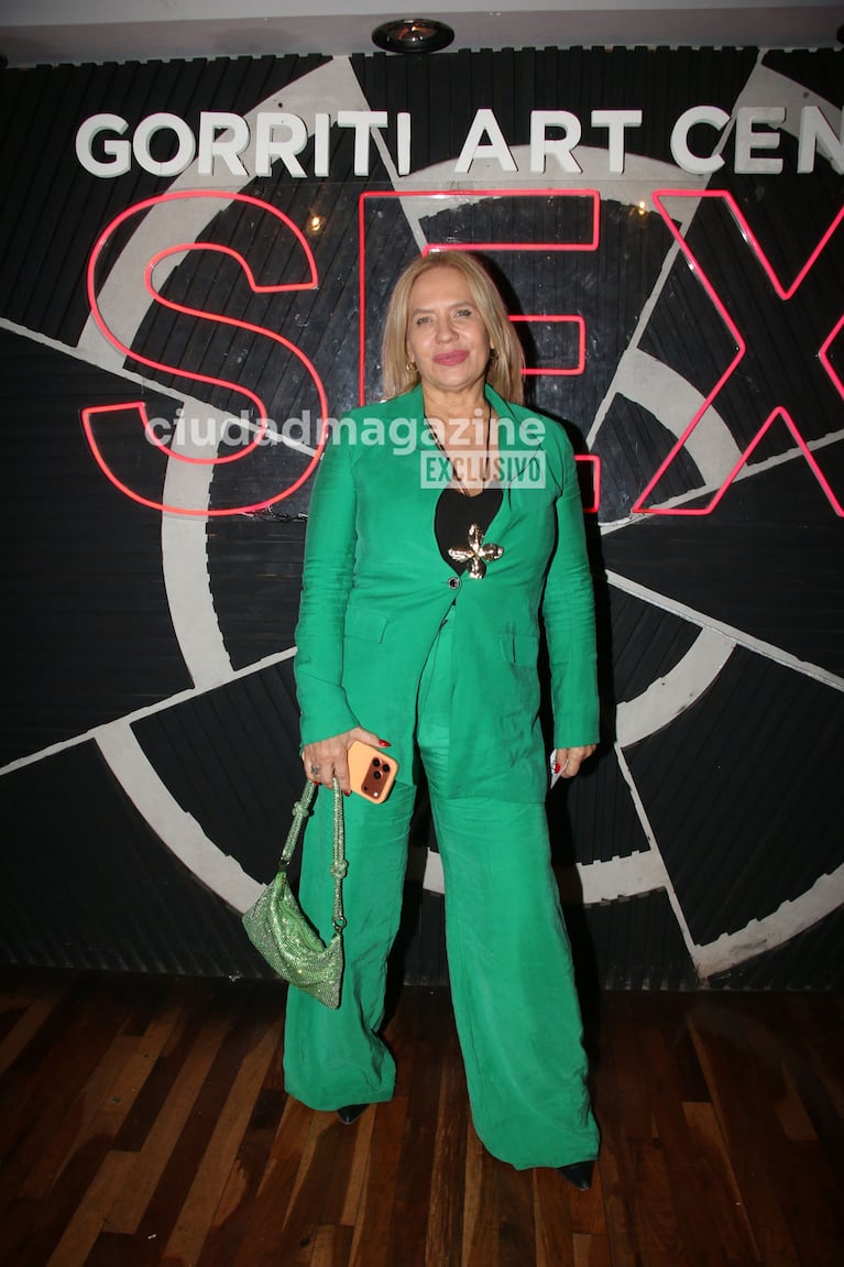 Nora Colosimo fue a ver Sex con amigas y Flor de la ve la hizo desfilar y hablar. (Foto: Movilpress)