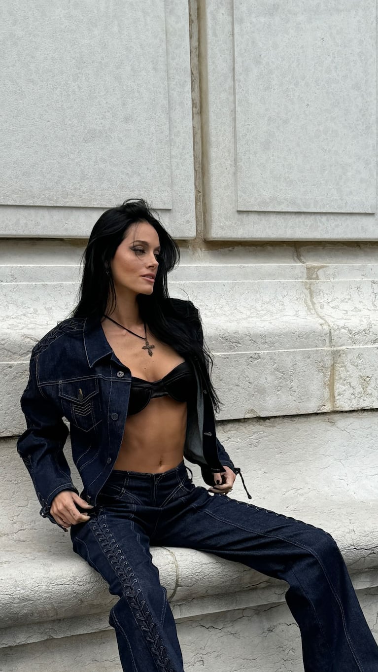 Oriana Sabatini en corpiño y jean. (Foto: Instagram/@orianasabatini)