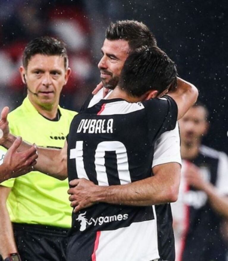 Oriana Sabatini estuvo con Paulo Dybala en los festejos de la Juventus octacampeón: "Sos enorme, chiquito"