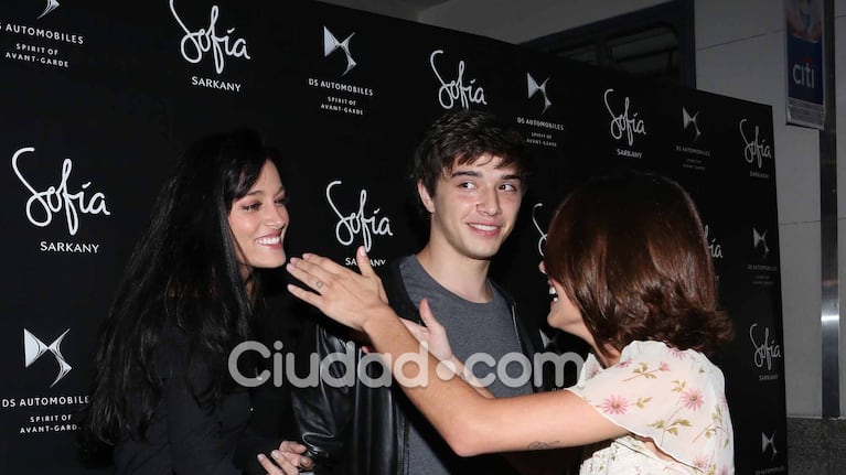Oriana Sabatini, Julián Serrano y Tini Stoessel (Fotos: Movilpress).