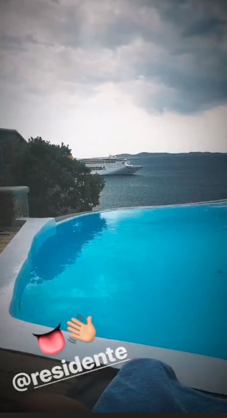 Oriana Sabatini y la primera selfie romántica ¡con poca ropa! junto a Paulo Dybala en Grecia