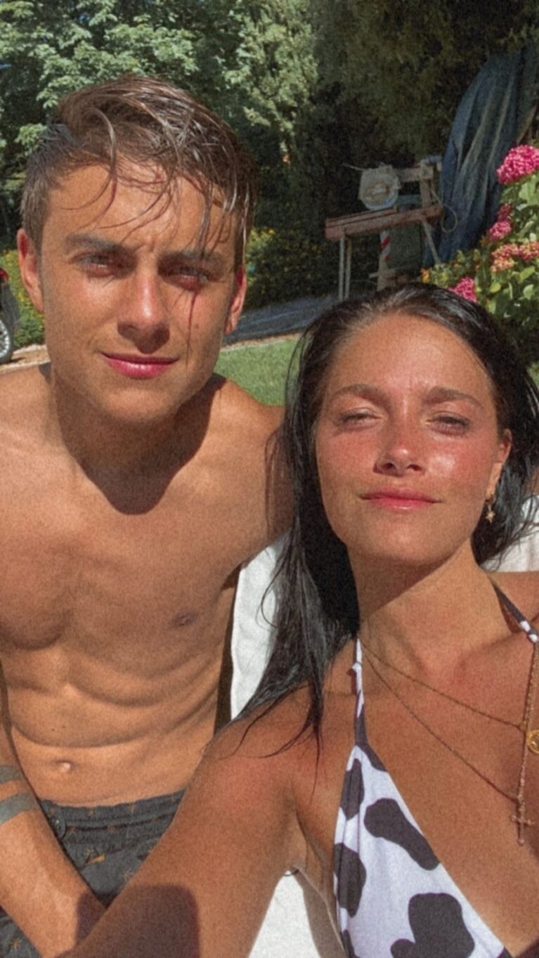 Oriana Sabatini y Paulo Dybala disfrutan de su amor en el verano italiano: pileta y mimos bajo el sol