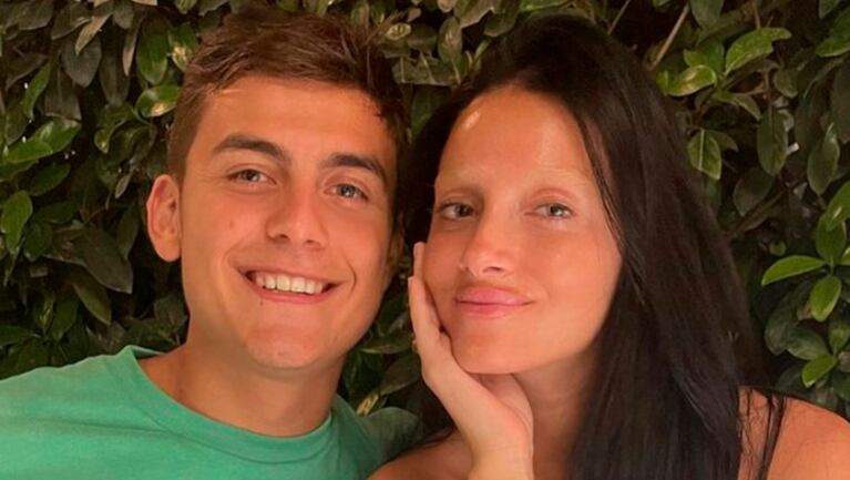 Oriana Sabatini y Paulo Dybala enternecieron a sus fans con un retrato familiar en su casa italiana.