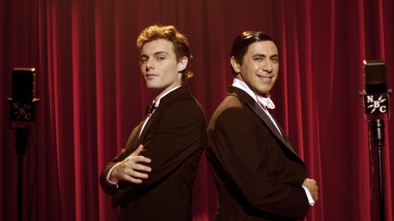 Oscar Lajad y Pablo Turturiello interpretan a Carlos Gardel y Frank Sinatra. (Foto: Prensa Disney Plus LA)