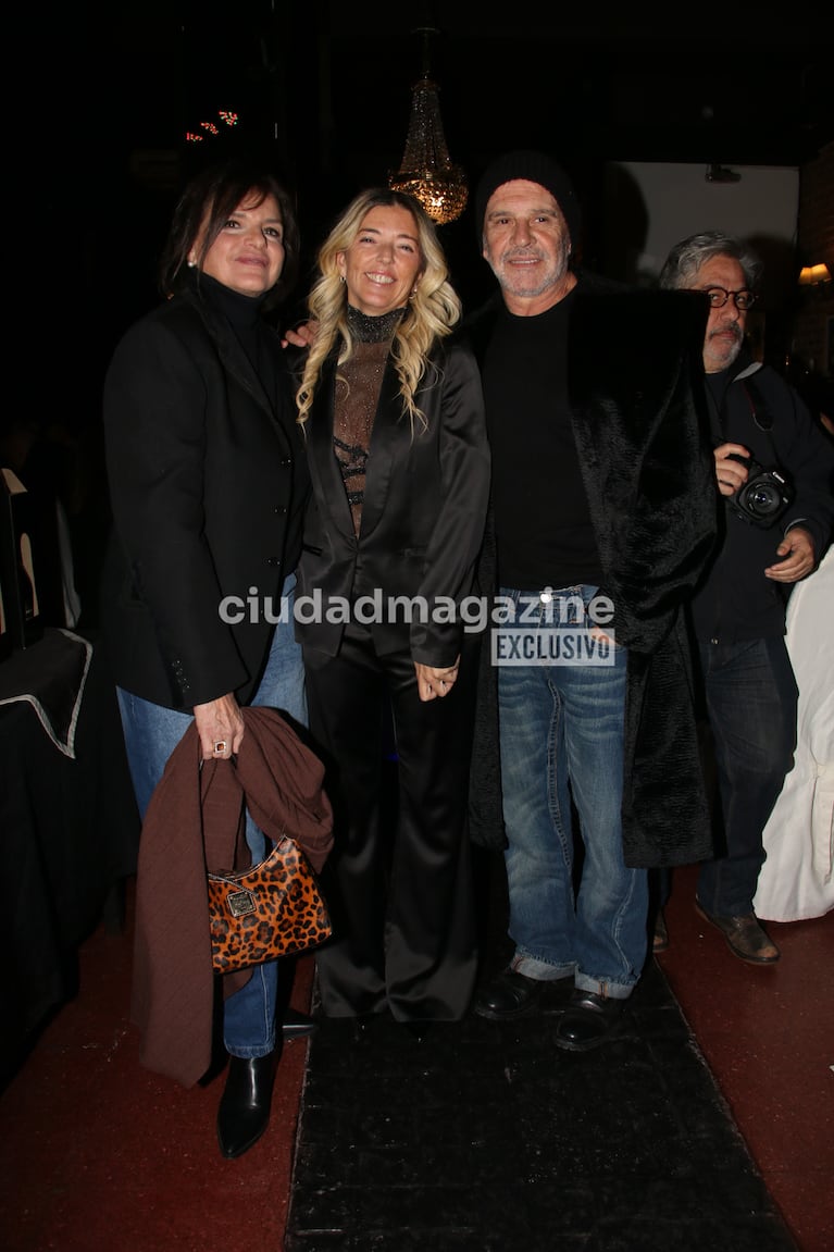 Osvaldo Laport y Viviana Sáez con Marina Rosenthal