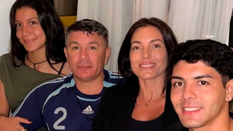 Pablo Lescano, Cecilia Calafell y sus hijos Tomás y Mara (Foto: Instagram @calafellcecilia)