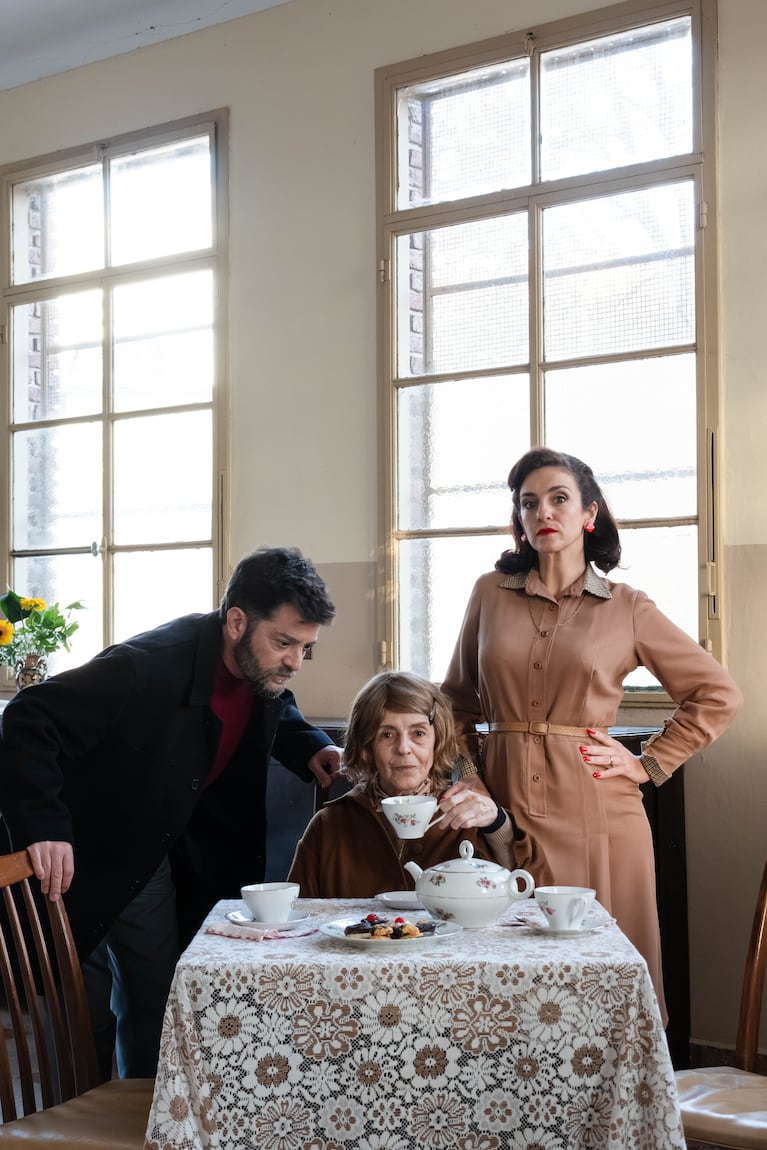 Pablo Rago, Cristina Banegas y Julieta Zylberberg y Diego Cremonesi en "Yiya".