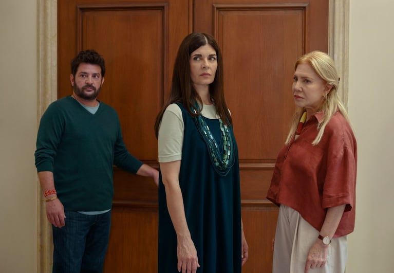 Pablo Rago, Soledad Villamil y Cecilia Roth en "Goyo". Foto: Netflix
