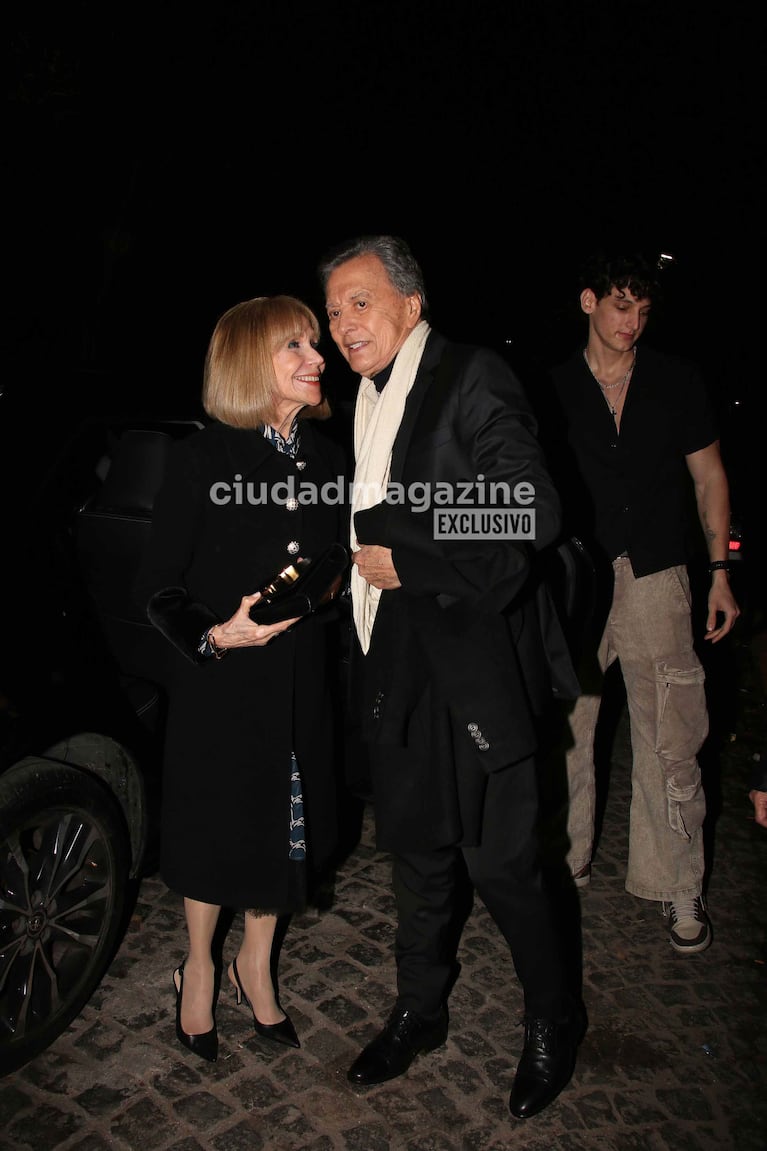 Palito Ortega y Evangelina Salazar y su nieto Bautista, hijo de Emanuel, en el estreno de En el Barro (Foto: Movilpress).