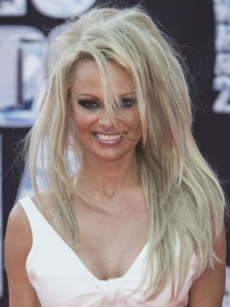 Pamela Anderson: sus extravagantes peinados