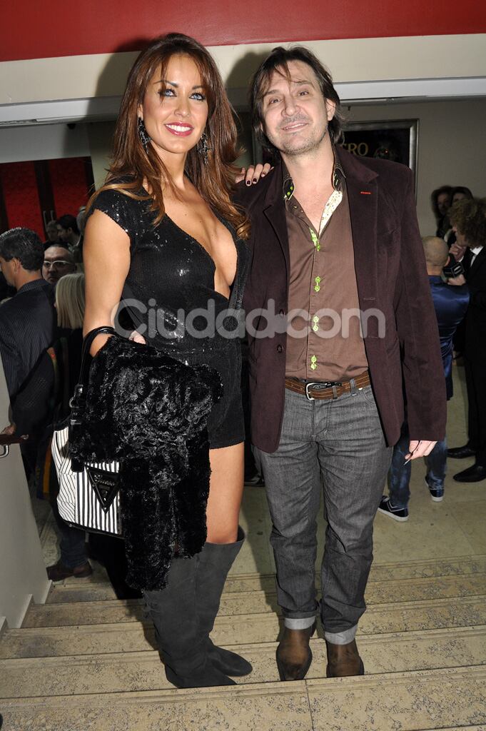 Pamela Sosa y Aníbal Lotocki disfrutaron de la revista (Foto: Jennifer Rubio).