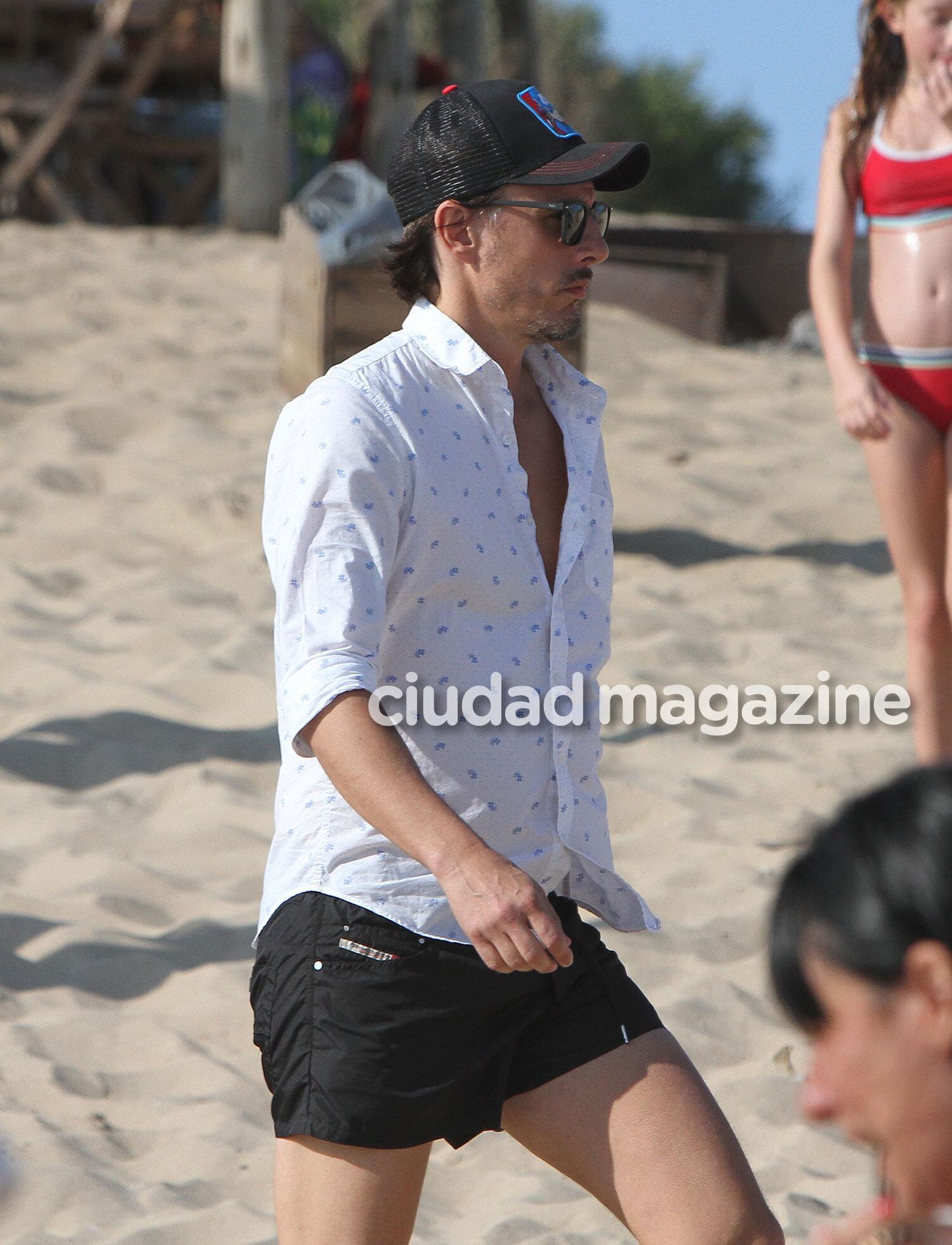Pampita, a los besos con Roberto García Moritán en Punta del Este. (Foto: GM Press)