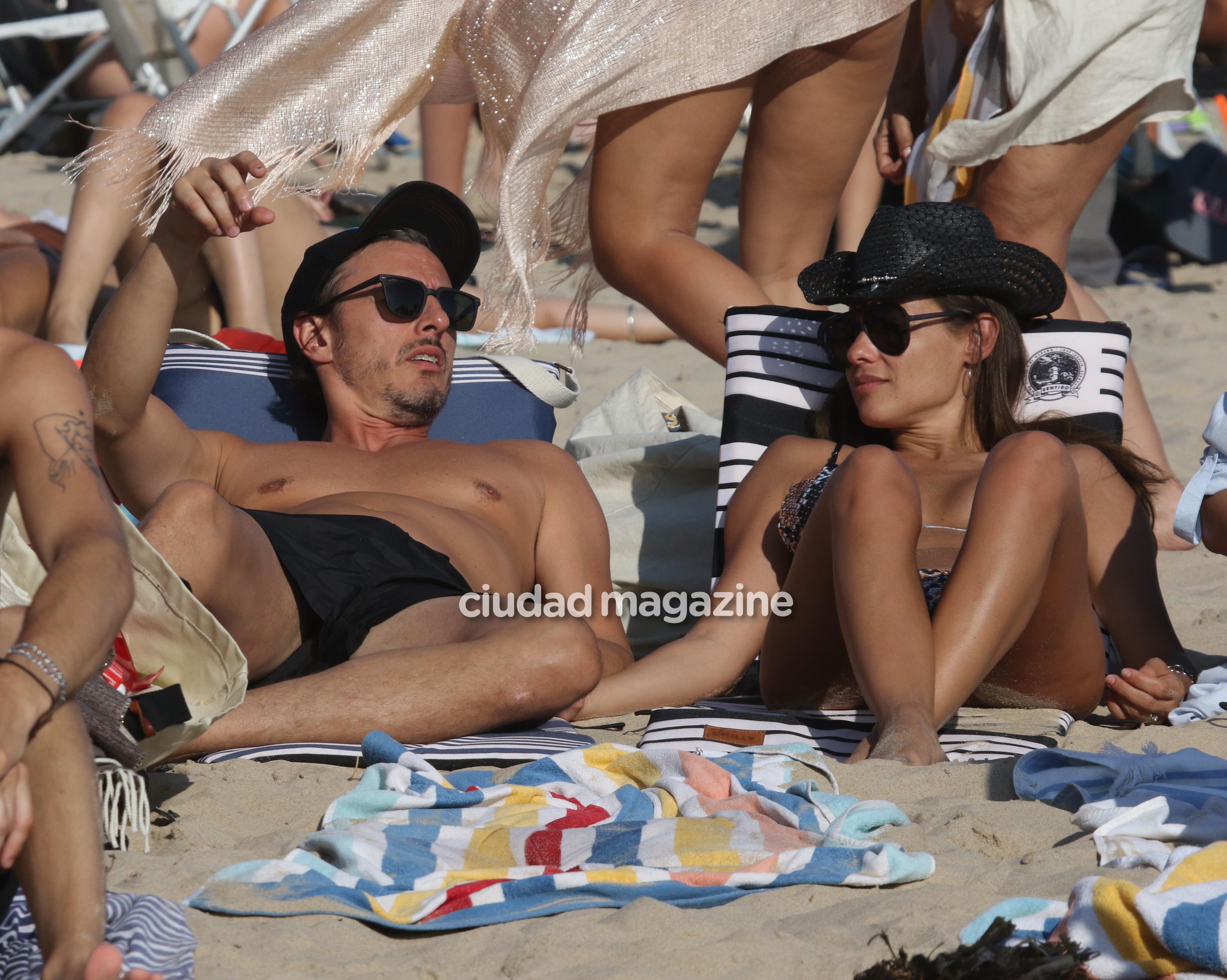 Pampita, a los besos con Roberto García Moritán en Punta del Este. (Foto: GM Press)