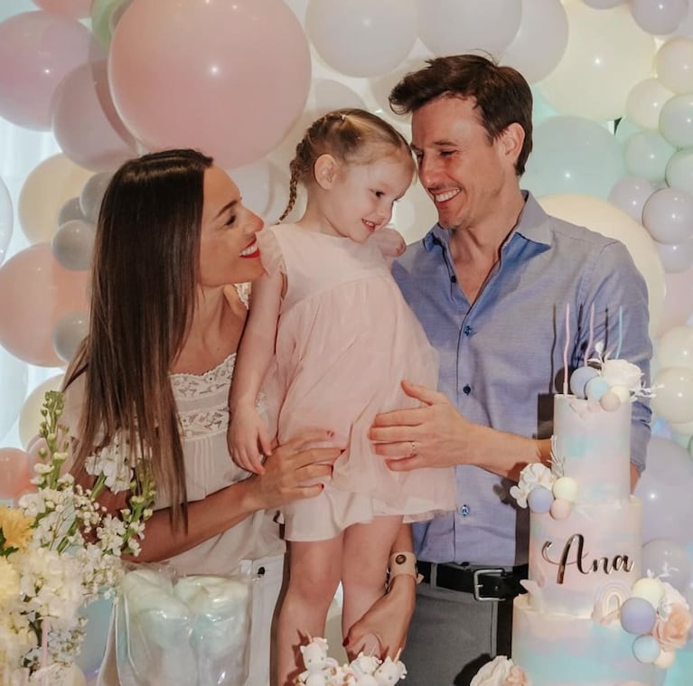 Pampita, Ana y Roberto.