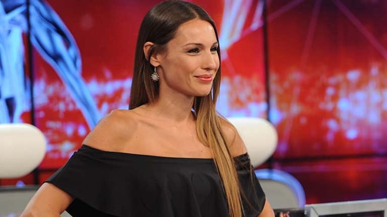 Pampita baila y hace natación.