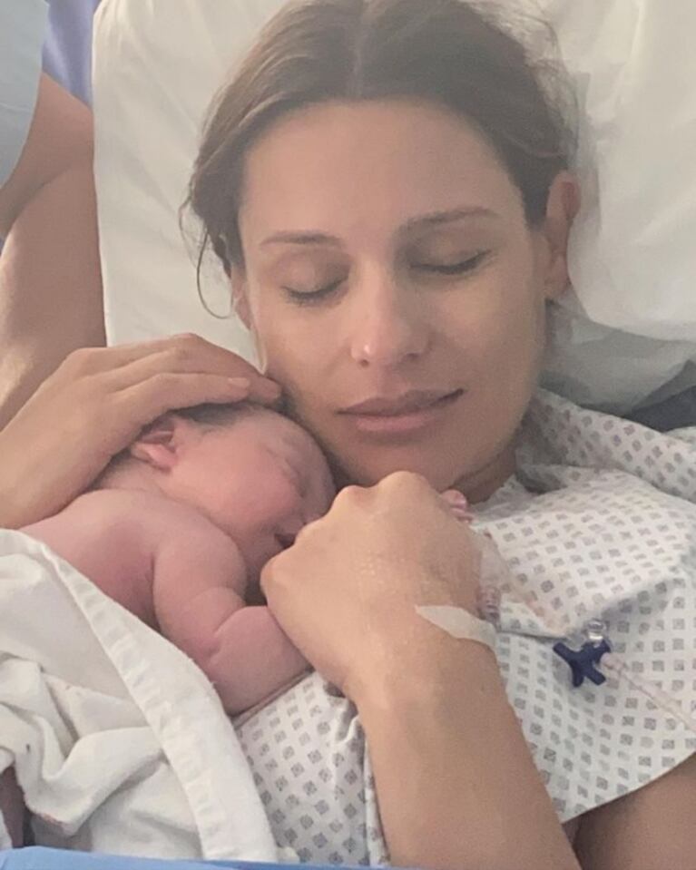 Pampita compartió imágenes de su parto respetado de su hija Ana: "Gracias al Cielo por este regalo"