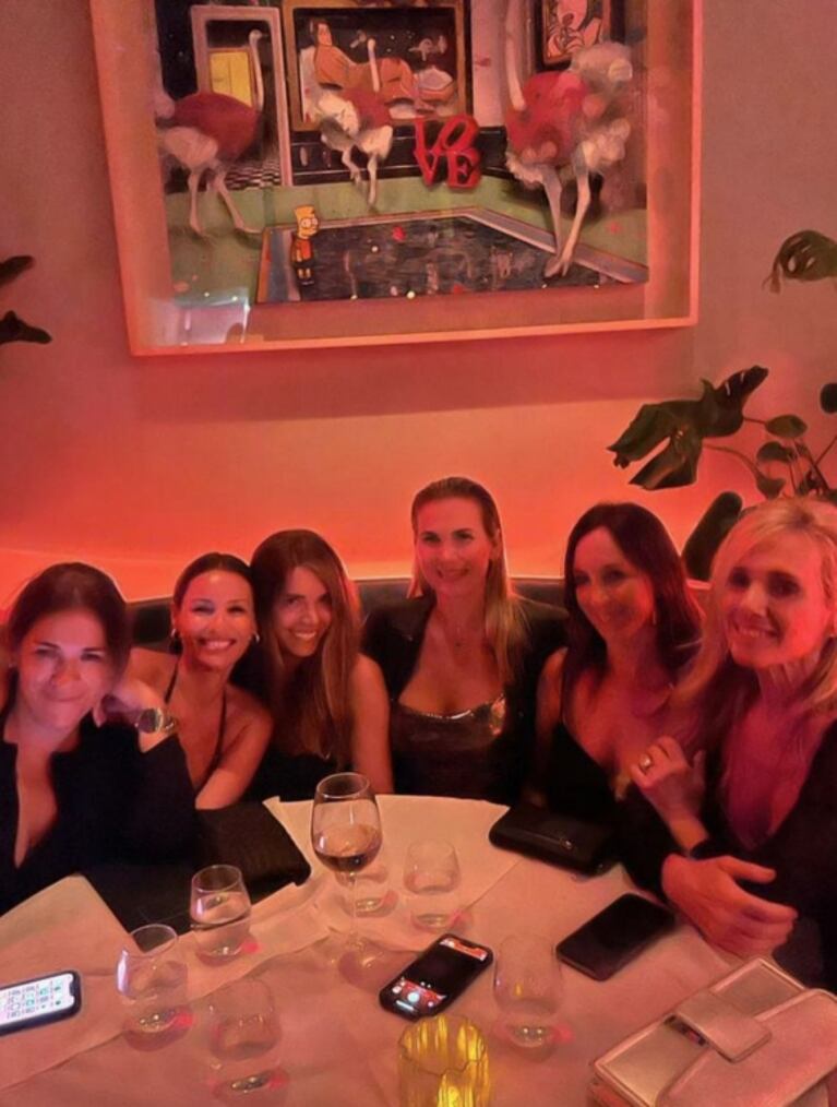 Pampita compartió las fotos de su divertida salida con amigas en Miami: "Noche de chicas"