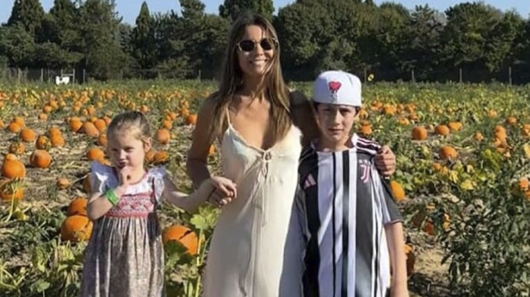 Pampita con Ana García Moritán y Benicio Vicuña. Foto: Instagram @pampitaoficial