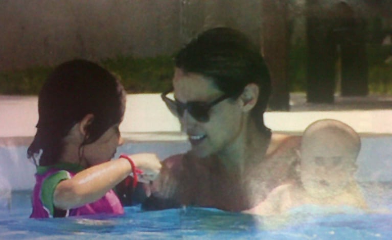 Pampita con Blanca y Beltrán, en la Riviera Maya. (Foto: ¡Hola! Argentina)