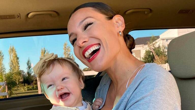 Pampita destacó su inmenso parecido físico con su hijita Ana.