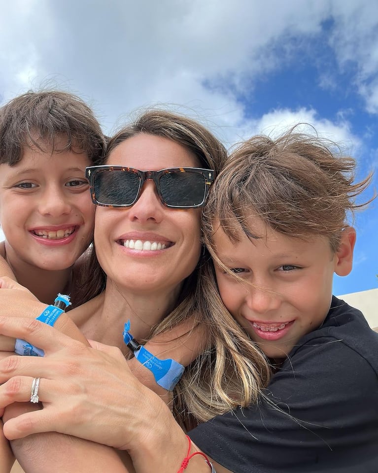 Pampita disfruta de las vacaciones con sus hijos en Cancún a días de cumplir 46 años