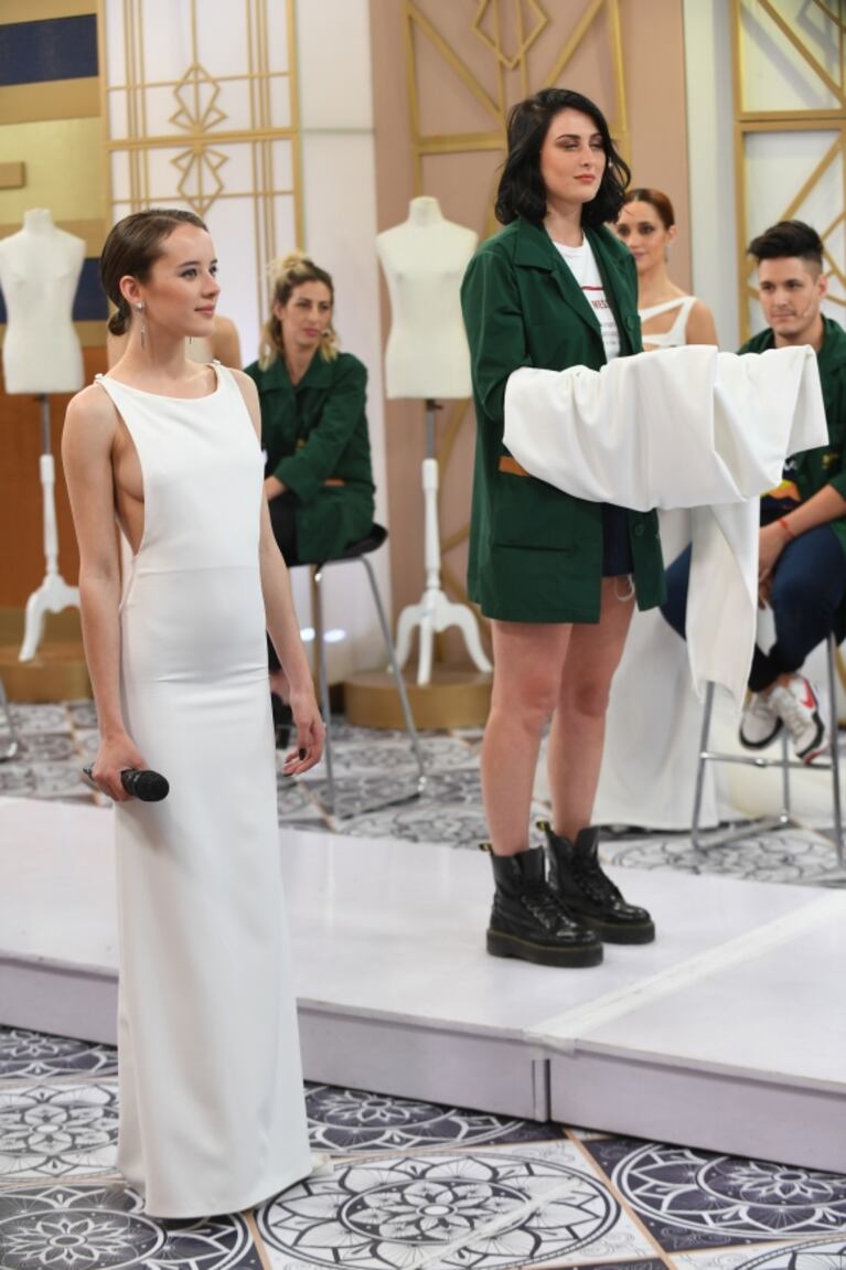 Pampita eligió su vestido de novia favorito creado por los concursantes de Corte y confección: "Me parece hermoso"