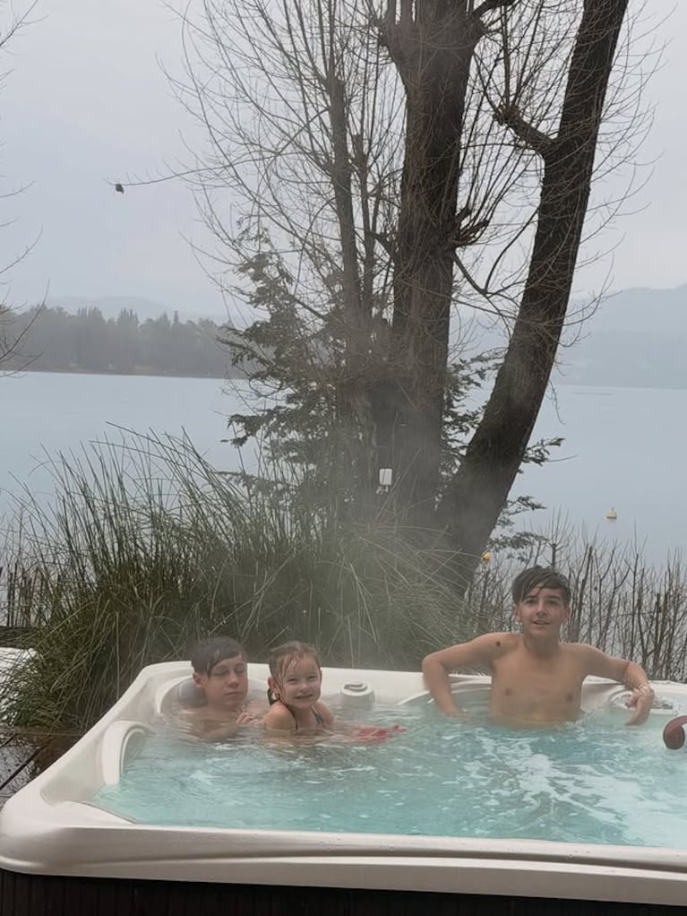 Pampita eligió un exclusivo refugio en Villa La Angostura: así es la lujosa cabaña frente al Nahuel Huapi. Crédito: Instagram