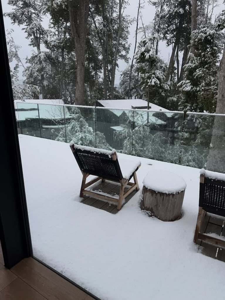 Pampita eligió un exclusivo refugio en Villa La Angostura: así es la lujosa cabaña frente al Nahuel Huapi. Crédito: Instagram