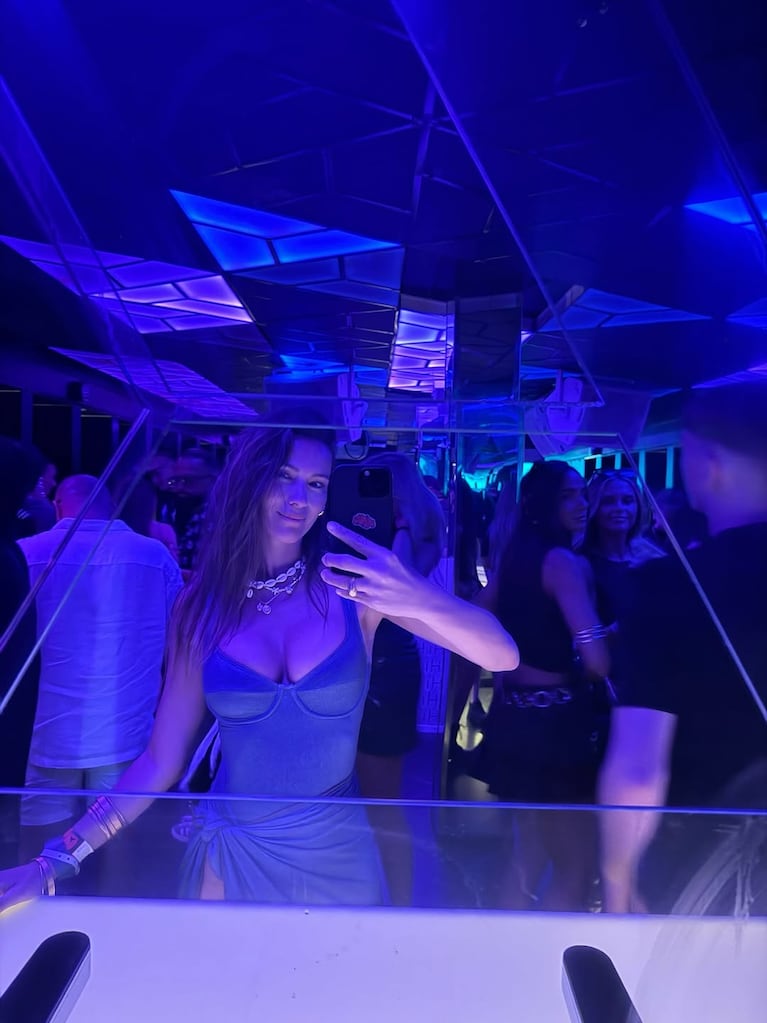 Pampita en Ibiza (Foto: Instagram/@pampitaoficial).