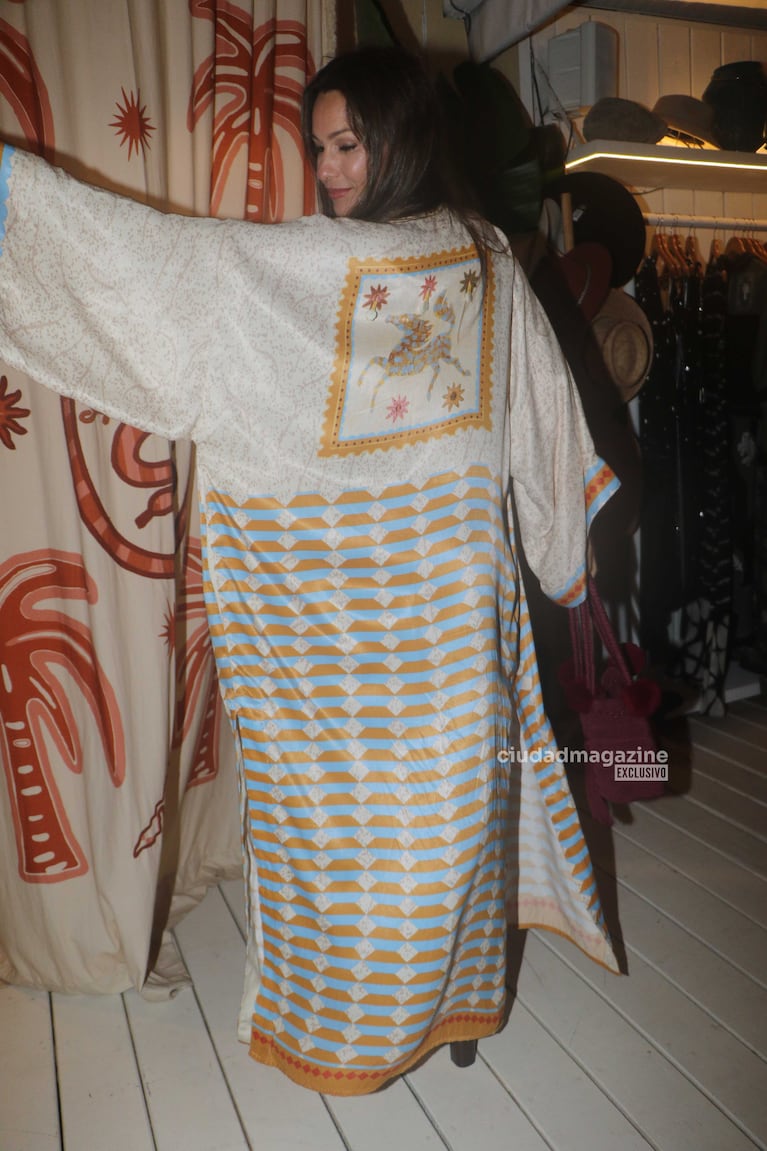 Pampita en la presentación de Anushka Elliot en Sentido