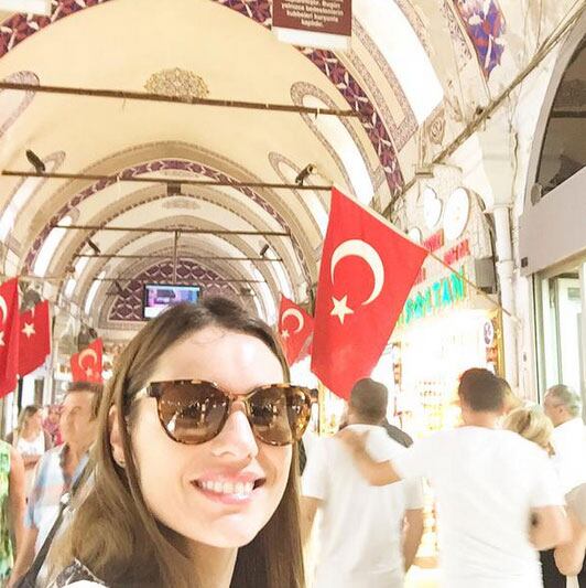 Pampita, en Turquía (Foto: Twitter)