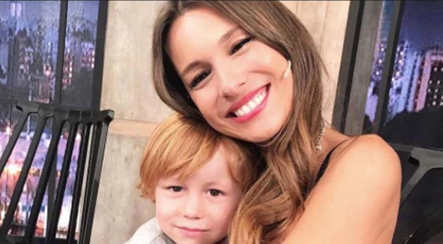 Pampita está con sus hijos disfrutando del caribe mexicano.