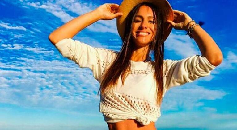 Pampita está hospedada en la casa de una de sus amigas.
