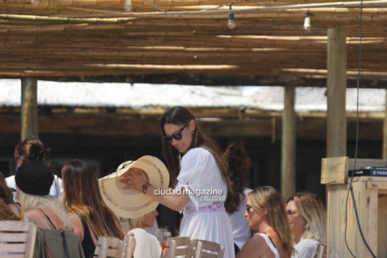 Pampita festejó por adelantado su cumpleaños en Punta: las fotos de la celebración con sus hijos y amigos