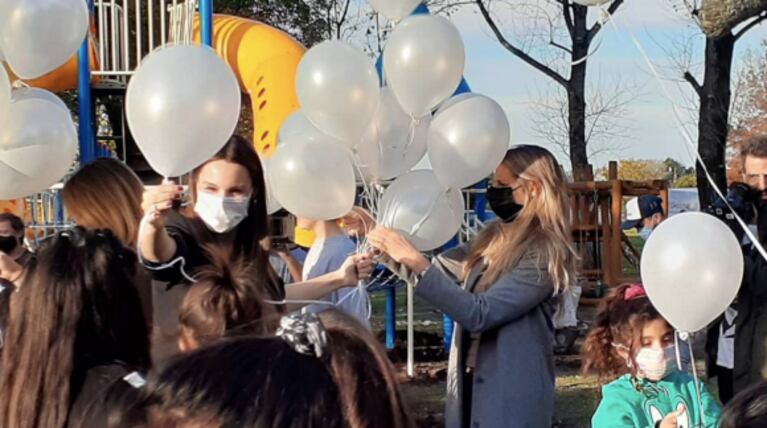 Pampita habló del conmovedor ritual de lanzar globos blancos en honor a su hija Blanca: "Se dio natural"