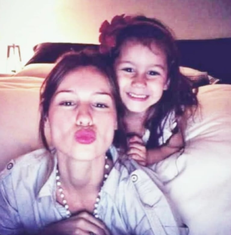 Pampita junto a su hija Blanca.