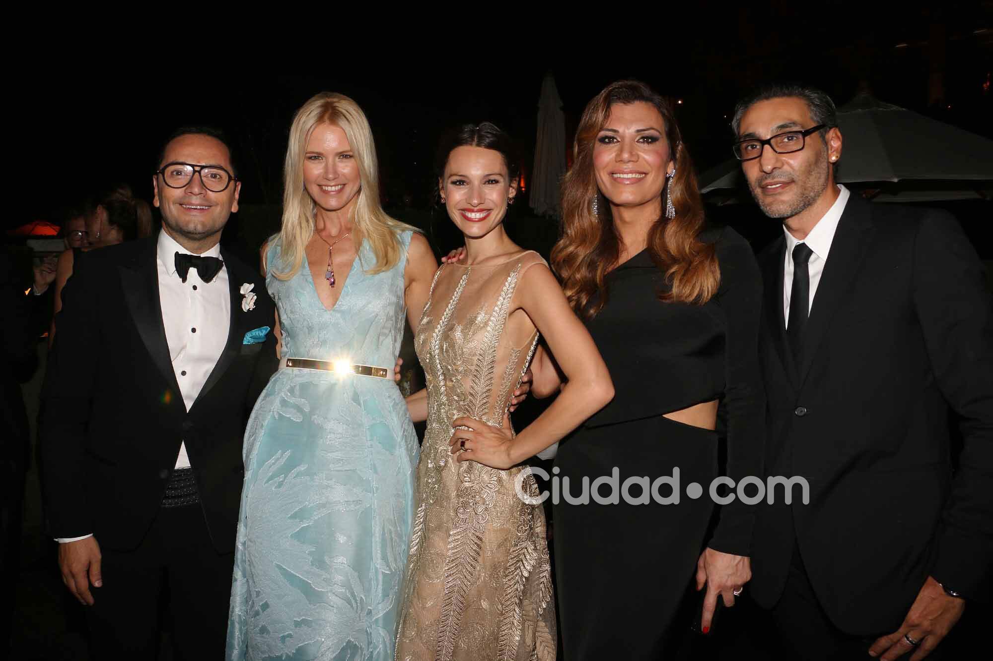 Pampita junto a Valeria Mazza, Fabián Medina Flores y Flor de la Ve (Fotos: Movilpress). 